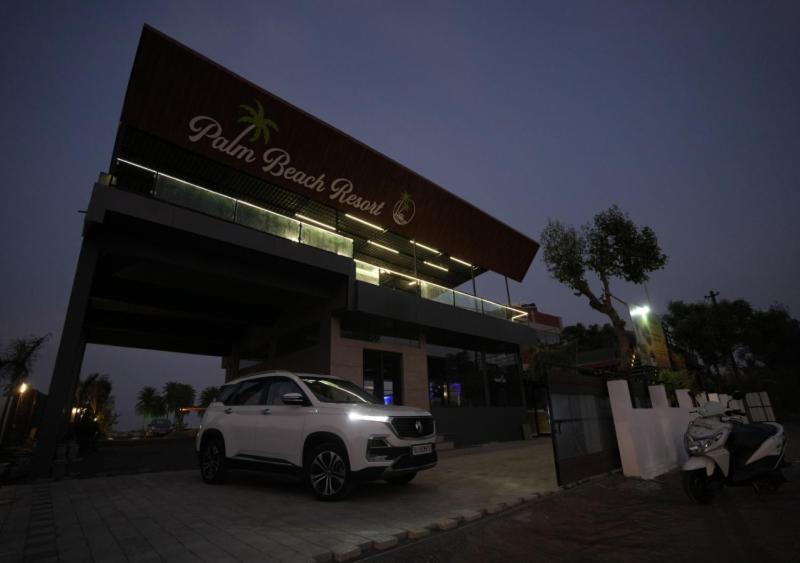 Palm Beach Resort Valsad エクステリア 写真